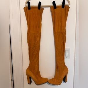 True Halston Runway boot Made in Italy thigh high boots sz 41